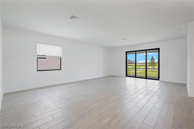 Building Photo - 13911 Hunter Oak Dr