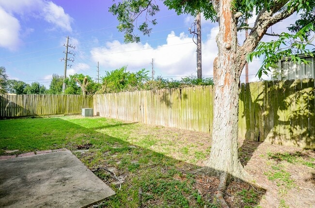 Building Photo - 1246 Summer Park Ln
