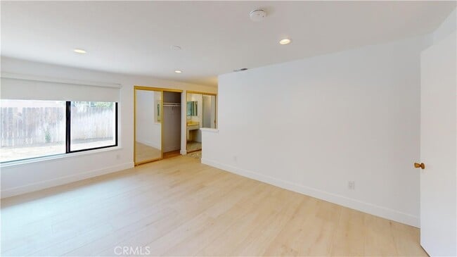 Building Photo - 2551 La Praix St