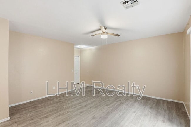 Foto del edificio - 15818 N 25th St