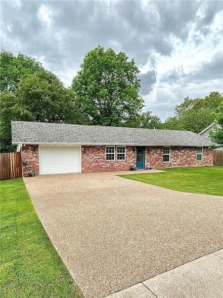 Foto del edificio - 721 Dockery Ln