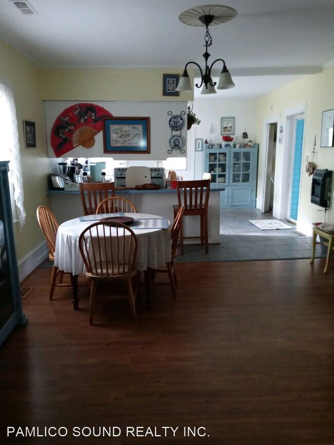 Building Photo - 3 br, 2 bath House - 513 Academy Street