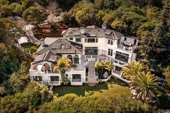 Foto del edificio - 3650 Paradise Dr