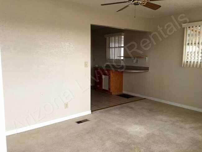 Foto del edificio - COZY TWO BEDROOM HOME