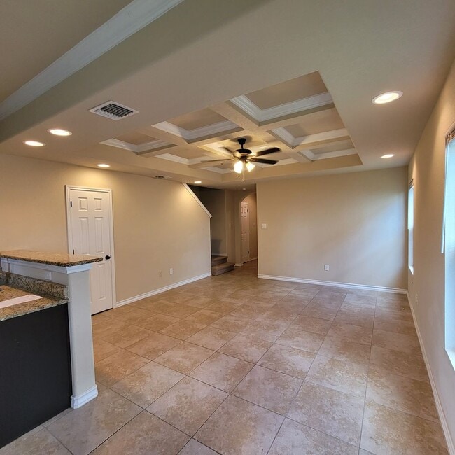 Building Photo - Town home for rent