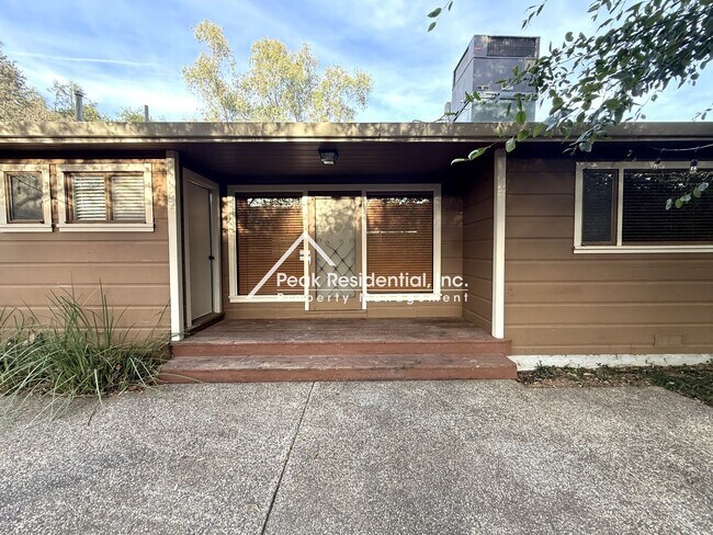 Foto del edificio - 1280 Grove Ct
