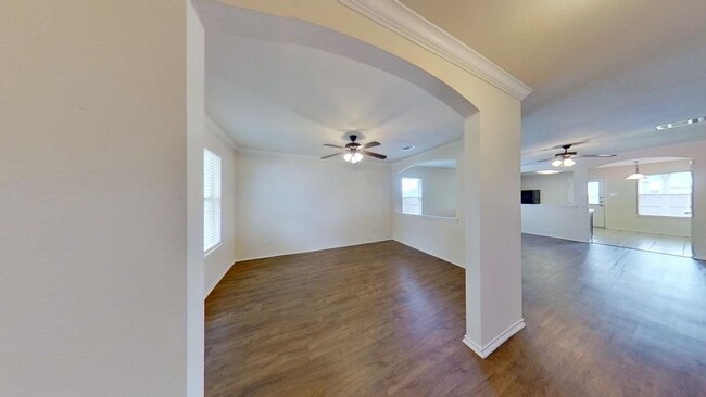Foto del edificio - 411 Quail Hollow Dr