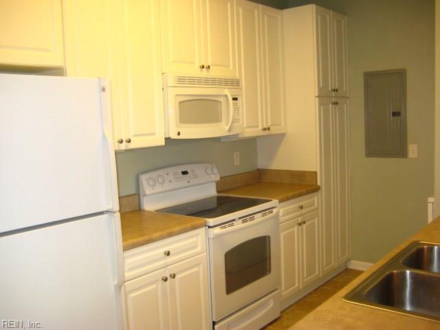 Primary Photo - 1177 Farrcroft Way
