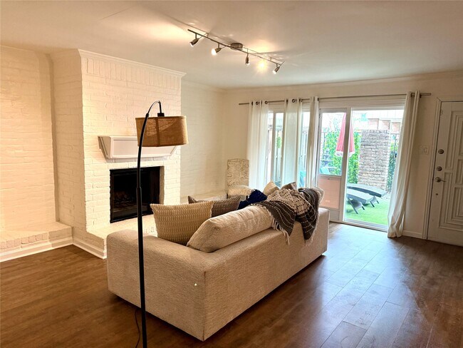 Foto del edificio - 6338 Crab Orchard Rd