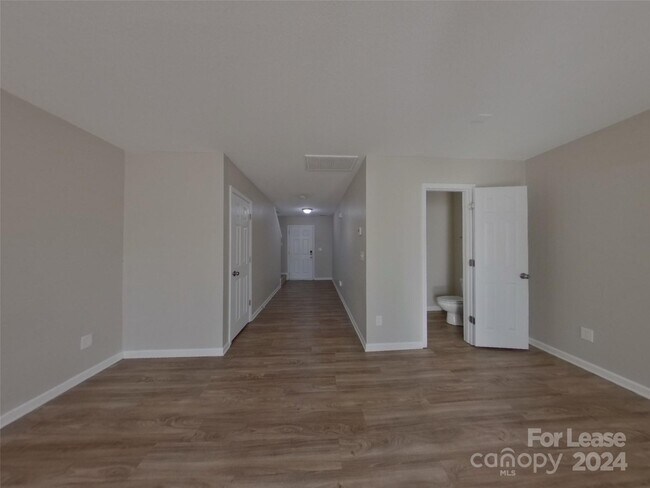 Building Photo - 5224 Grays Ridge Dr