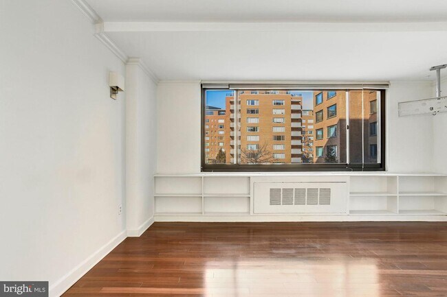 Foto del edificio - 1011 Arlington Blvd