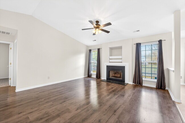 Foto del edificio - 4352 Bubbling Brook Ct