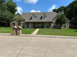 Building Photo - 919 Cedar Ridge Dr