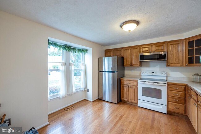 Foto del edificio - 7510 Summer Blossom Ln