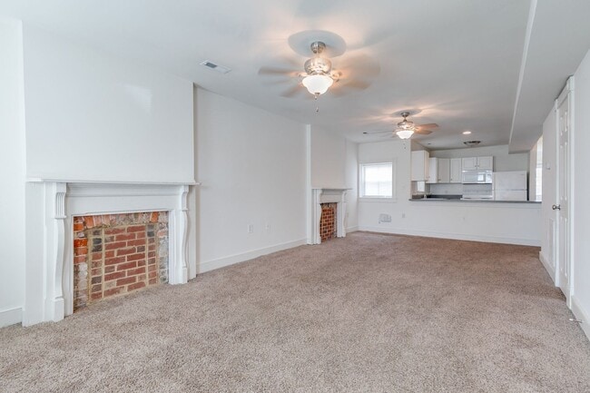Building Photo - 1838 Parkwood Ave