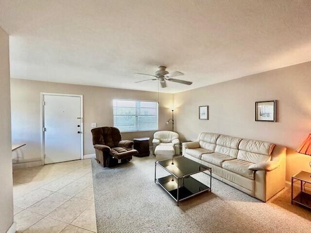 Foto del edificio - 715 Normandy Ln