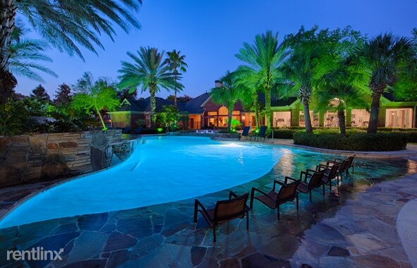 Foto del edificio - 680 N Sam Houston Pky W