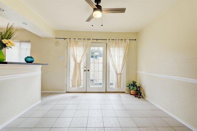 Building Photo - 6422 Burgoyne Dr.