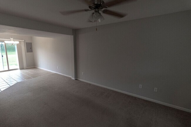 Foto del edificio - 4008-4010 Arctic Fox Dr.