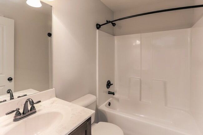 Building Photo - 1415 Chase Cv