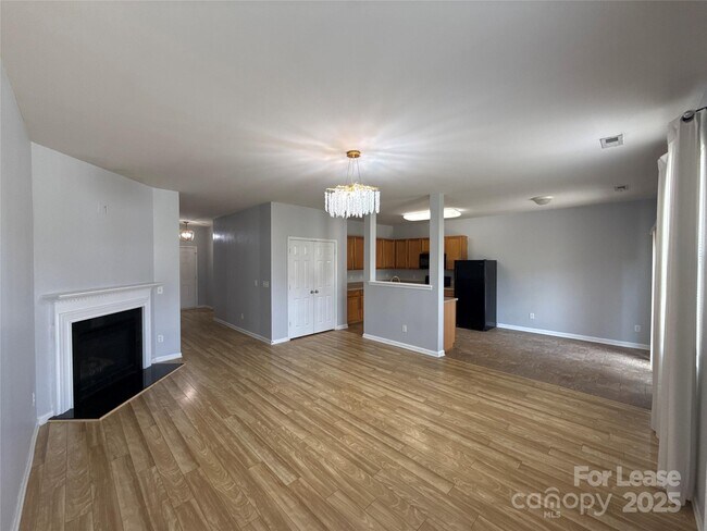 Foto del edificio - 11812 Downy Birch Rd