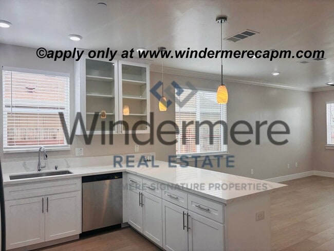 Brand New 3-Bedroom Home with gorgeous Modern Finishes!! - Brand New 3-Bedroom Home with gorgeous Modern Finishes!!