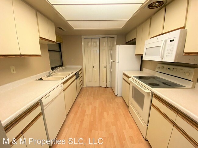 Building Photo - 5482 Springtree Ln