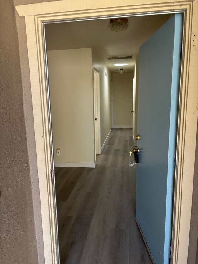 Foto del edificio - 3 bed 2 bath house on the westside Santa Cruz