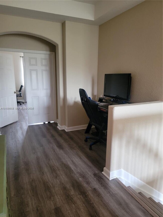 Foto del edificio - 2407 SE 14th St