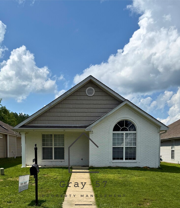 Foto principal - 3 bed, 2 bath home in Calera