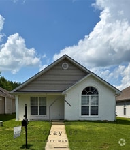 Building Photo - 2071 Village Ln