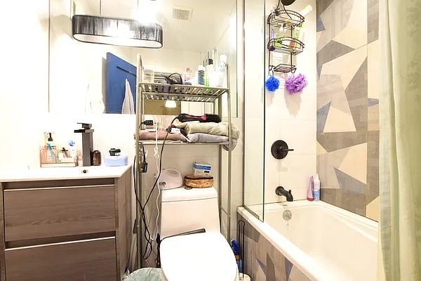 Building Photo - 3 bedroom in BROOKLYN NY 11221