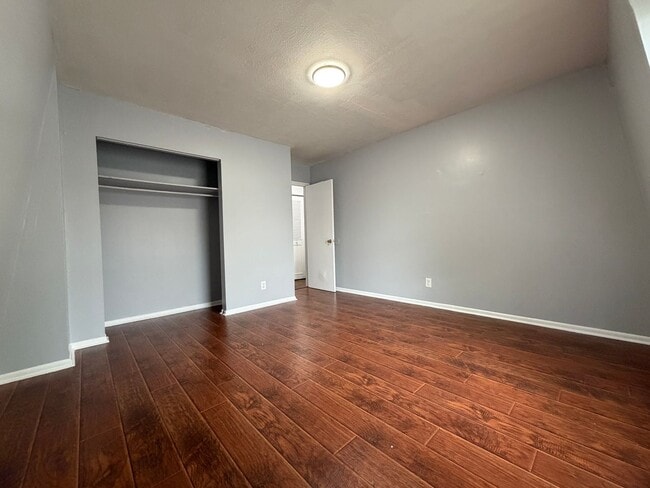Building Photo - 421 Poplar Level Ct