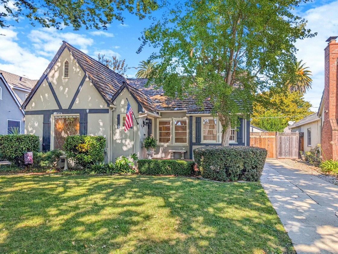 Primary Photo - 1041 Robertson Way