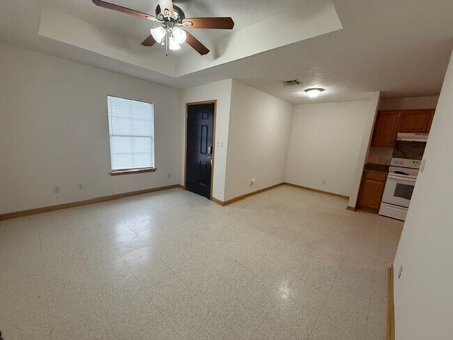 Foto del edificio - 2220 N Malcolm St