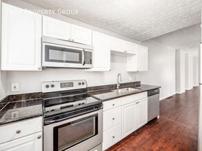 Building Photo - 1240 S Washington Ave