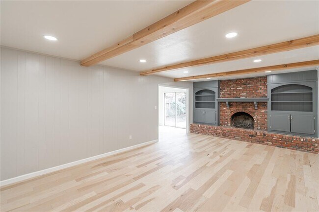 Building Photo - 5124 NW 19th Terrace