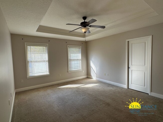 Foto del edificio - Lovely 3 Bedroom Home in Cottages at East River Subdivision!