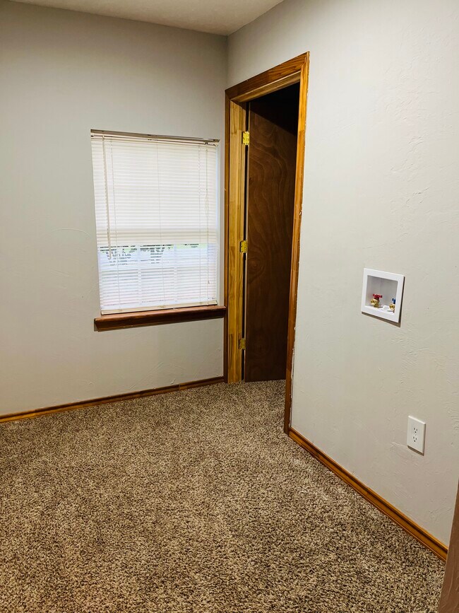 Laundry area - 547 N Cedar Dr