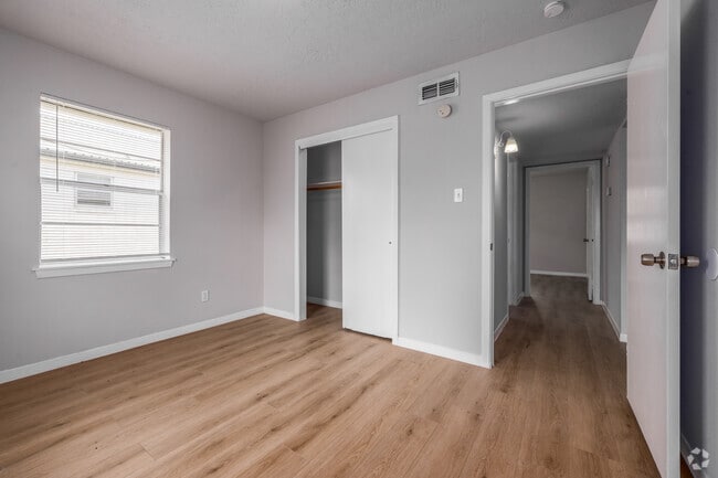 2BR, 1BA - 900SF - Bedroom - The Domain