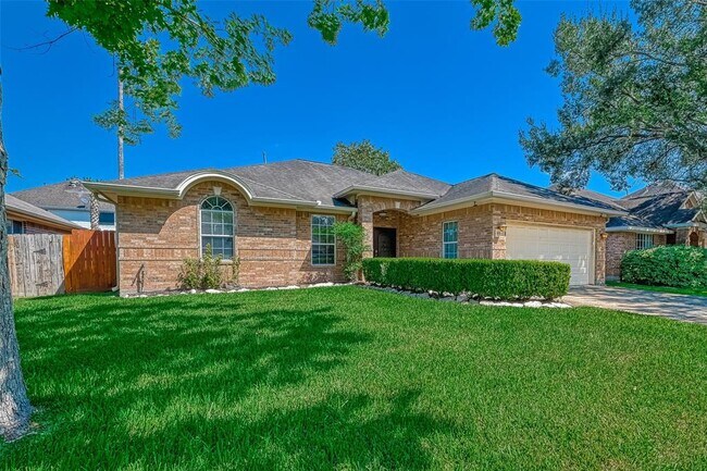 Building Photo - 1011 S Wellsford Dr