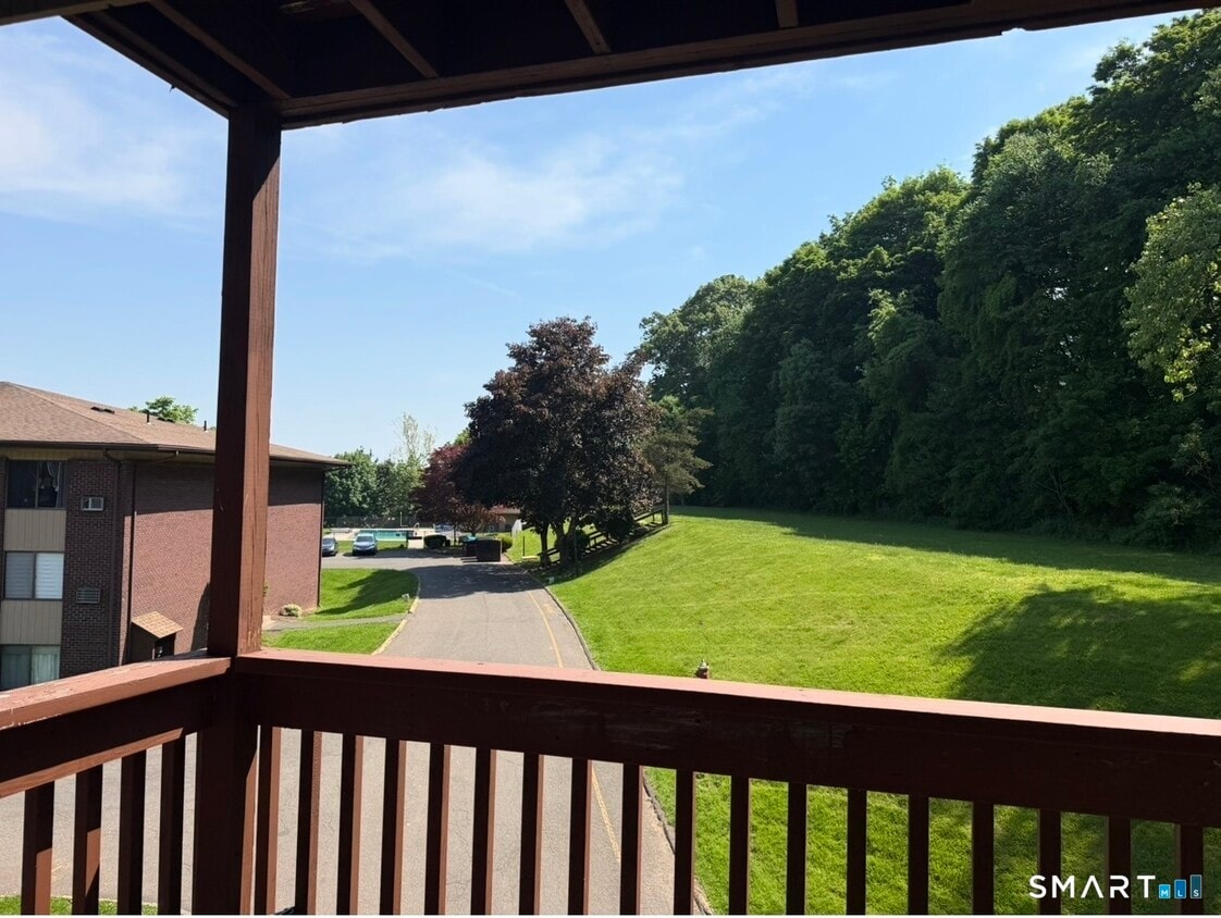 Building Photo - 2223 Cromwell Hills Dr