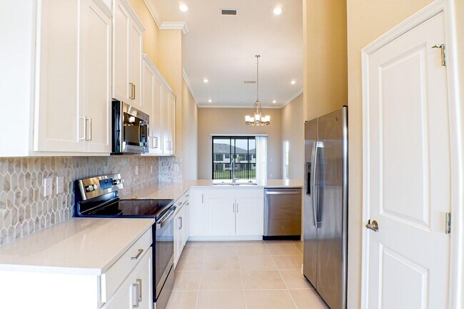 Building Photo - Wow! New condo 2 bed 2 bath overviewing a ...