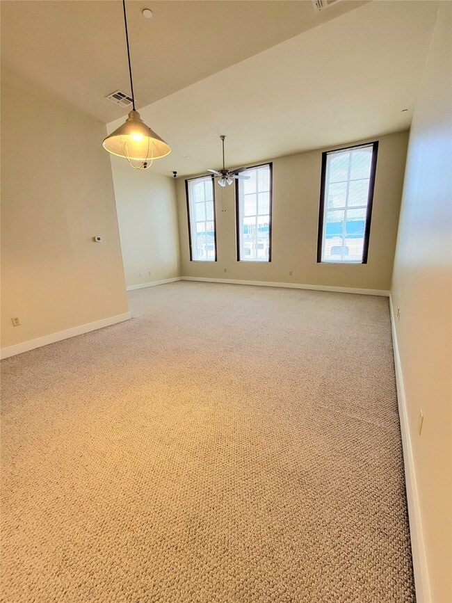 Building Photo - 2315 Harborside Dr
