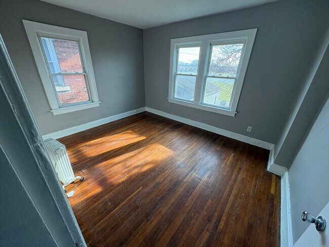 Foto del edificio - 627-629-629 E Markison Ave