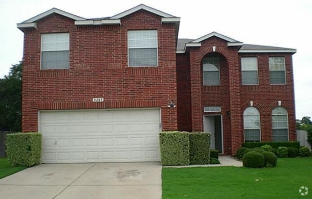 Building Photo - 8209 Swan Park Dr