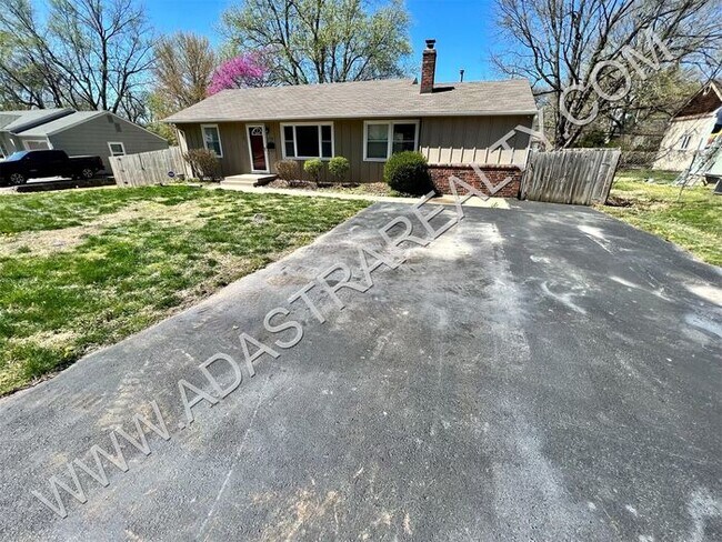 Foto del edificio - Awesome Shawnee Home in Quiet Neighborhood...