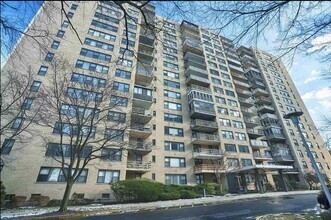 Building Photo - 201 St Pauls Ave