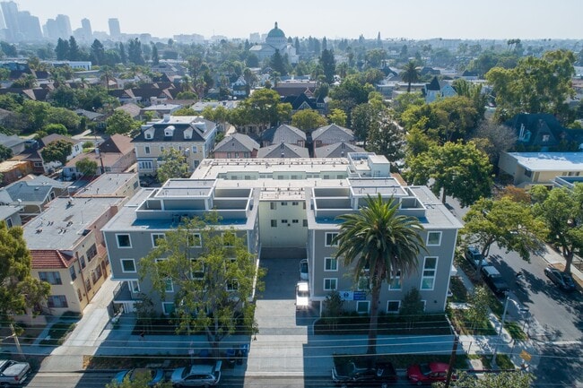 Building Photo - 2688 Orchard Ave