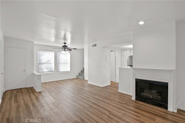 Building Photo - 8167 Vineyard Ave